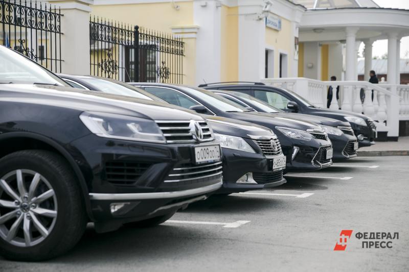 Свердловское правительство закупит 15 новых автомобилей за 39 млн рублей