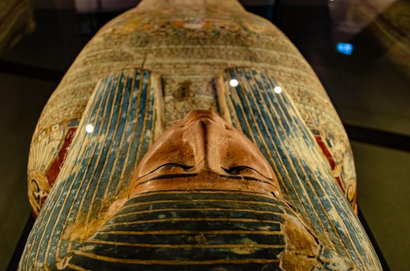 Ученые обнаружили древнеегипетскую мумию в глиняной оболочке