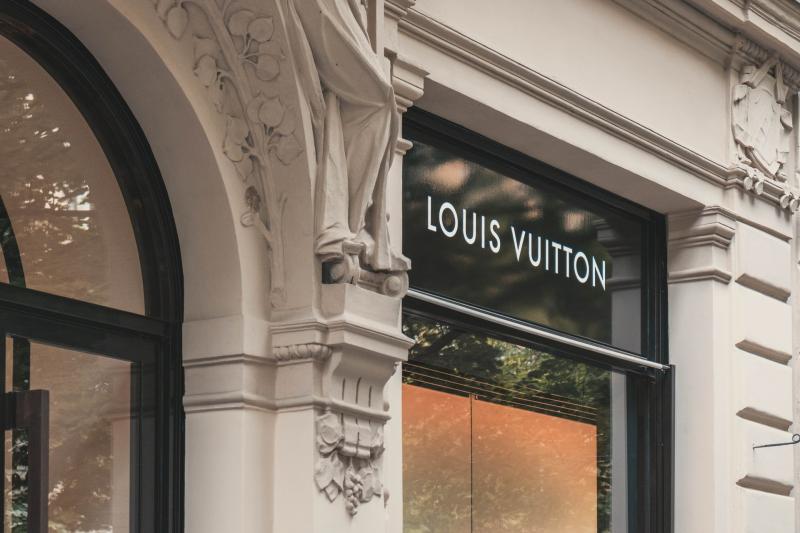 Louis Vuitton перепутал флаги стран