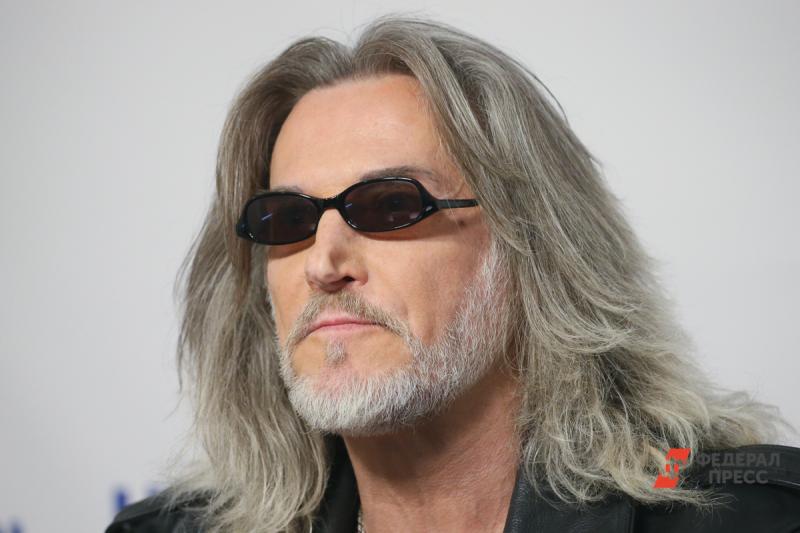 Анисина улетела во Францию без Джигурды