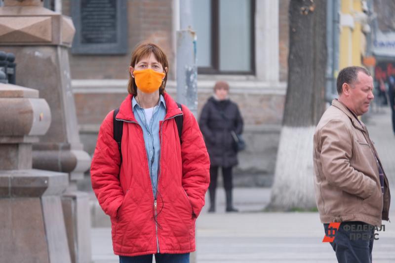 Биолог объяснил, продолжат ли носить маски в будущем