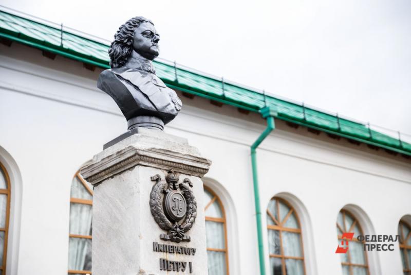 Мэрия Екатеринбурга возвращает памятники царских времен