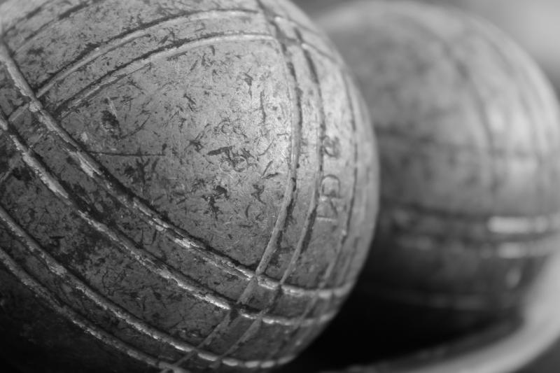 На Багамах нашли загадочный металлический шар с надписью на русском языке