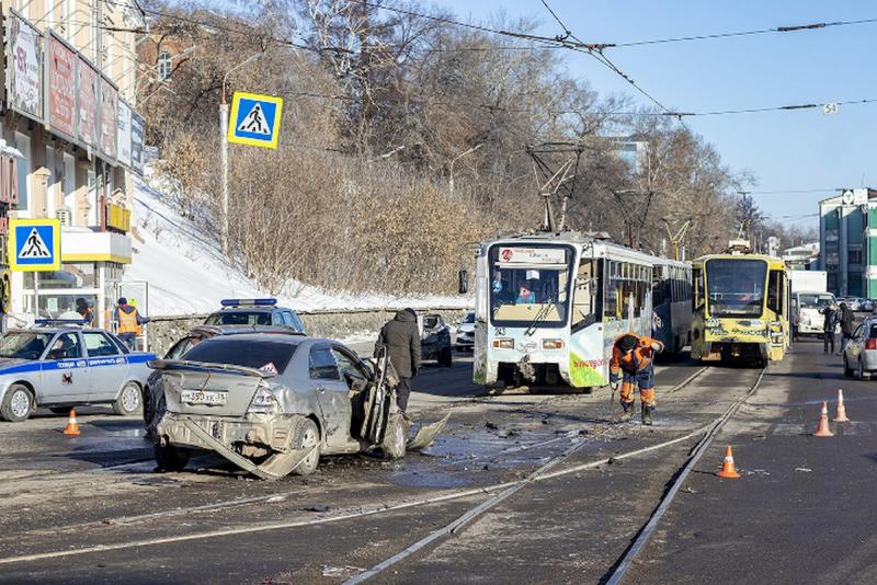 Авария произошла в Свердловском районе города