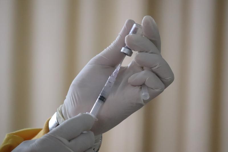 В Италии и Франции продолжат использовать вакцину AstraZeneca