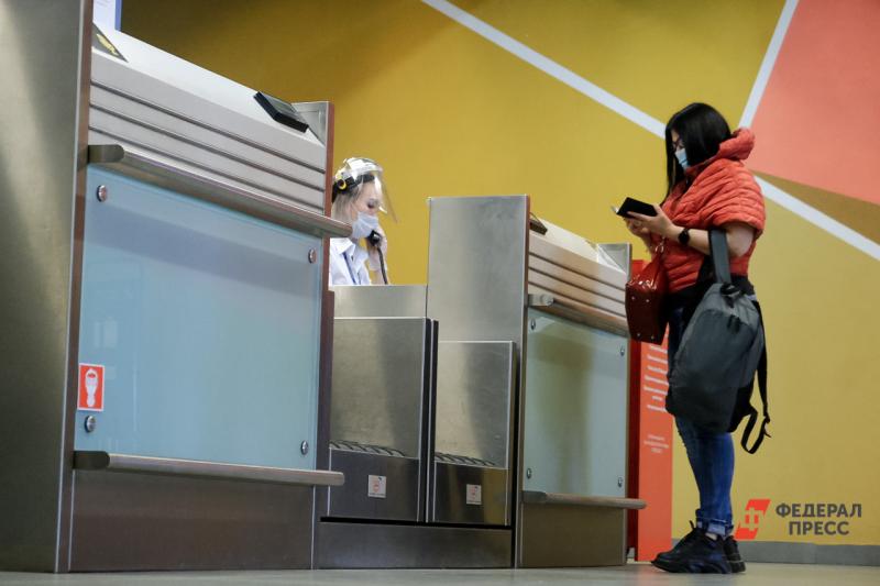 В российских аэропортах предложили ввести платную регистрацию