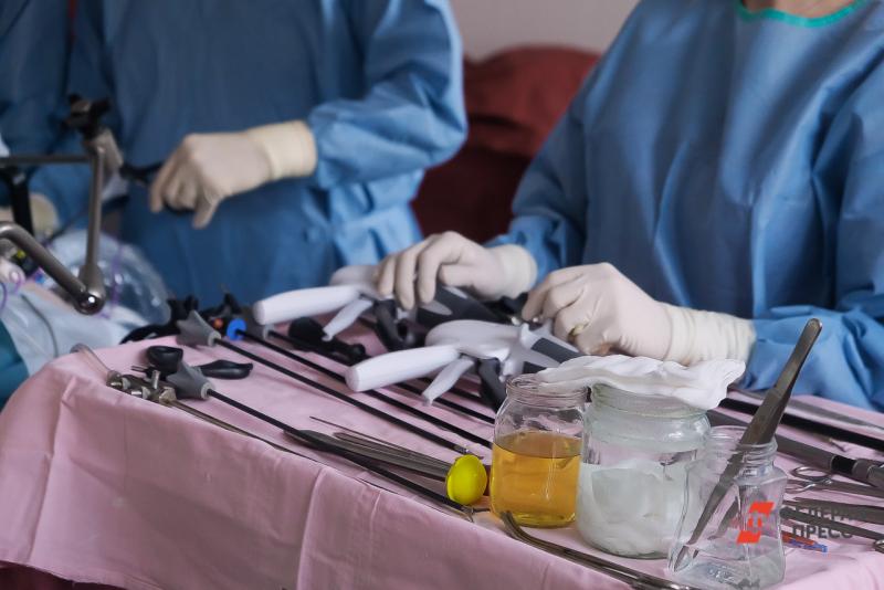 Хирурги достали из желудка 12-летней девочки килограммовый маток волос