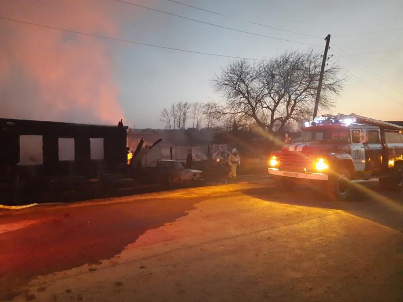 Пожар в селе случился около двух часов ночи