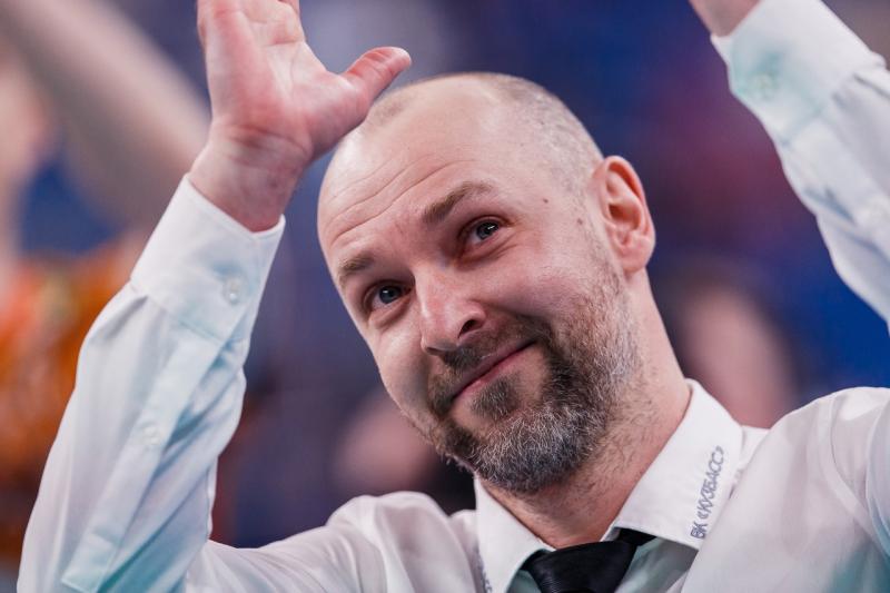 После неудачного сезона волейбольный «Кузбасс» покинут три тренера