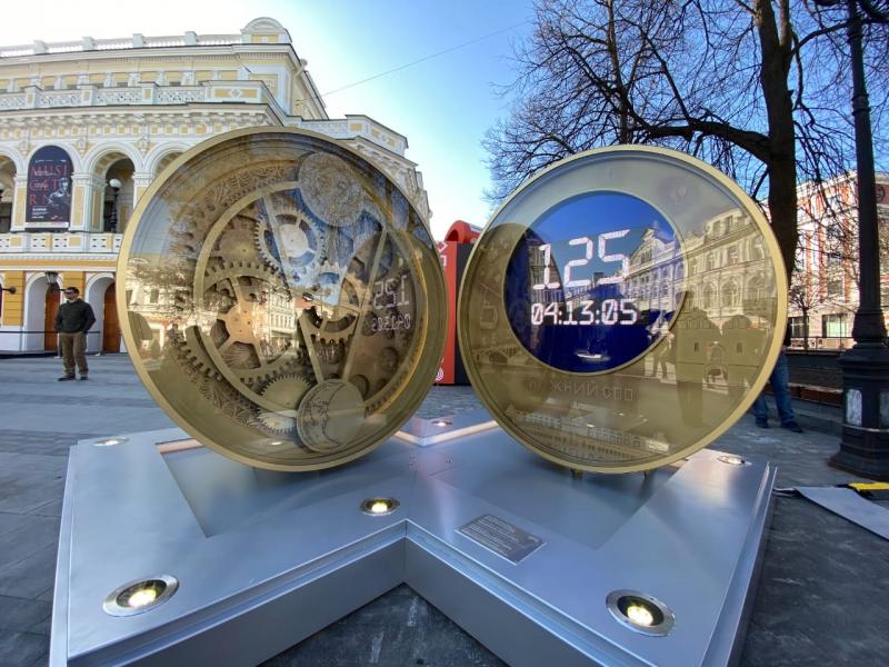 Часы, которые отсчитывают время до 800-летия Нижнего Новгорода, установили на Театральной площади