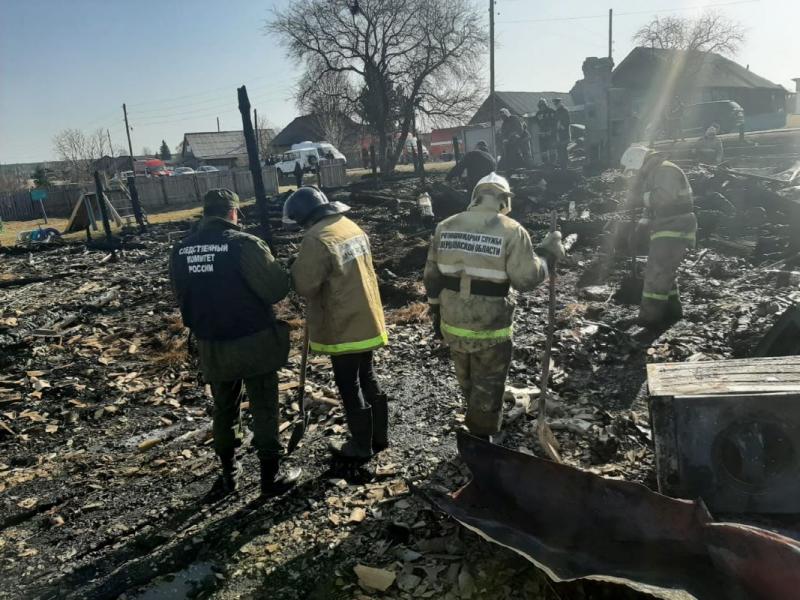 На Среднем Урале назвали возможные причины пожара с пятью погибшими