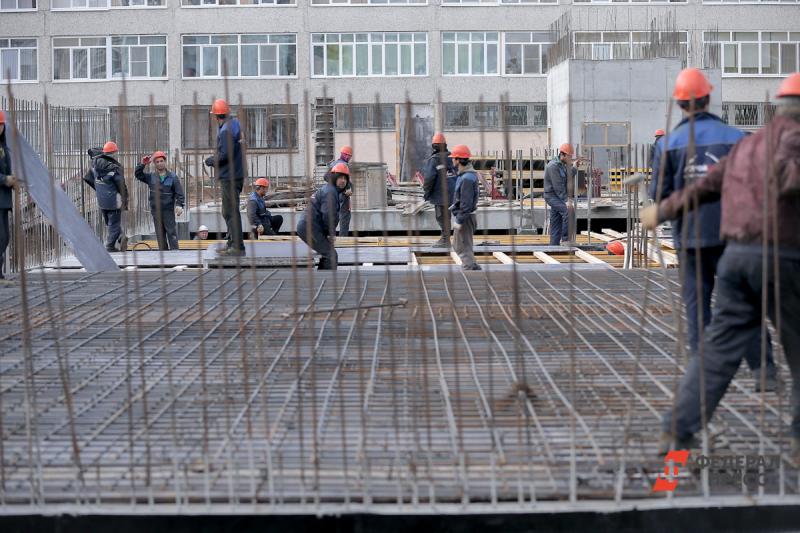 На Урале строители добились послаблений в привлечении рабочих из Средней Азии