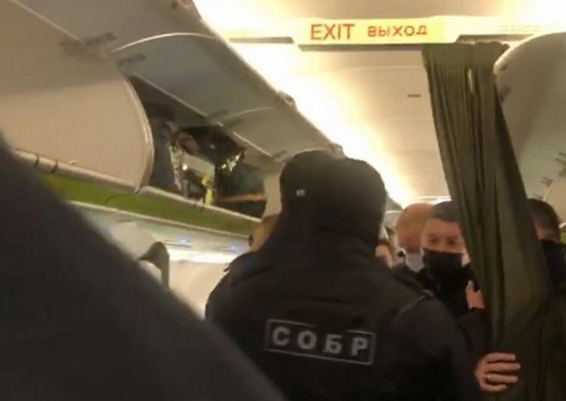 Мужчину арестовали когда он пытался вылететь из Иркутска