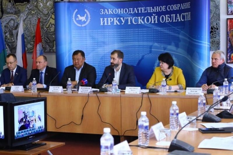 На выездном совещании в Байкальске выступили депутаты областного парламента