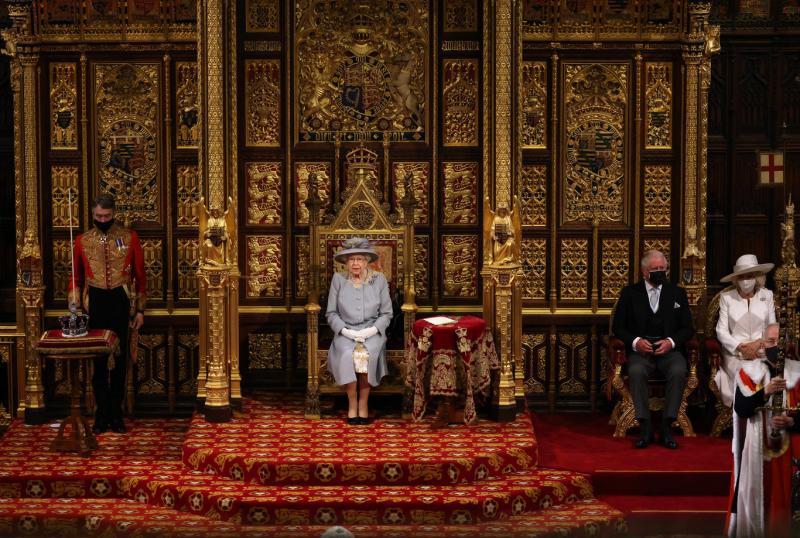 Королева Елизавета на открытии парламента