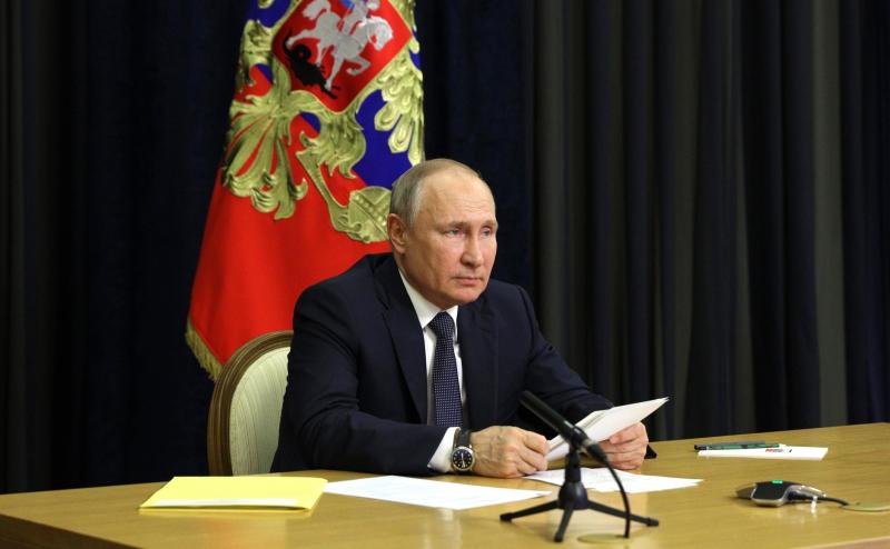 Путин заявил, что российская армия должна быть компактной, но эффективной