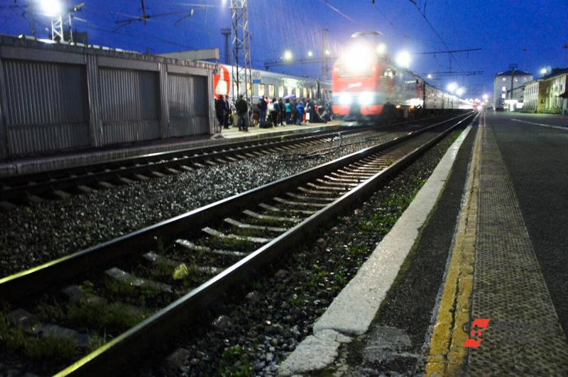 Мужчину в Челябинске смертельно травмировал пассажирский поезд