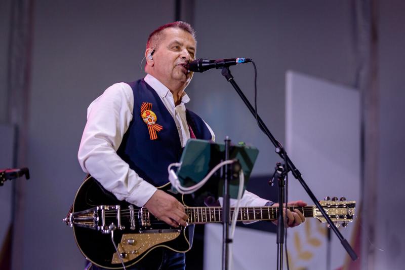 Российские звезды выступили 9 мая в Челябинске