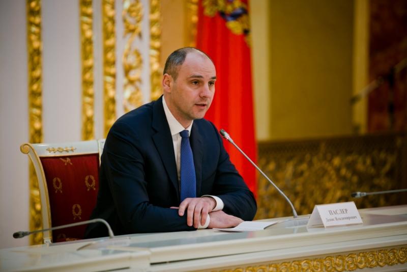 Денис Паслер выразил соболезнования главе Татарстана в связи с трагедией в казанской школе