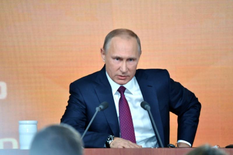 Путин жестко осудил попытки пересмотра истории