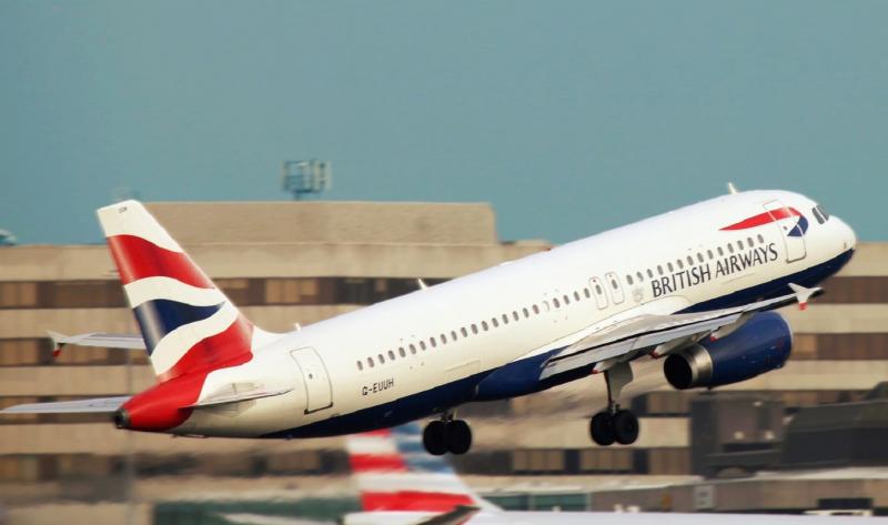 Власти Великобритании предписали национальным авиакомпаниям облетать Белоруссию