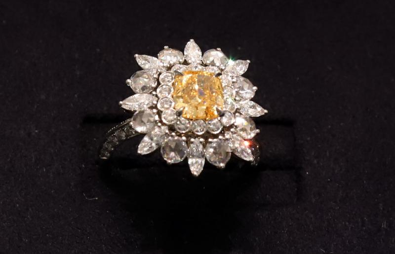 Кольцо с бриллиантами