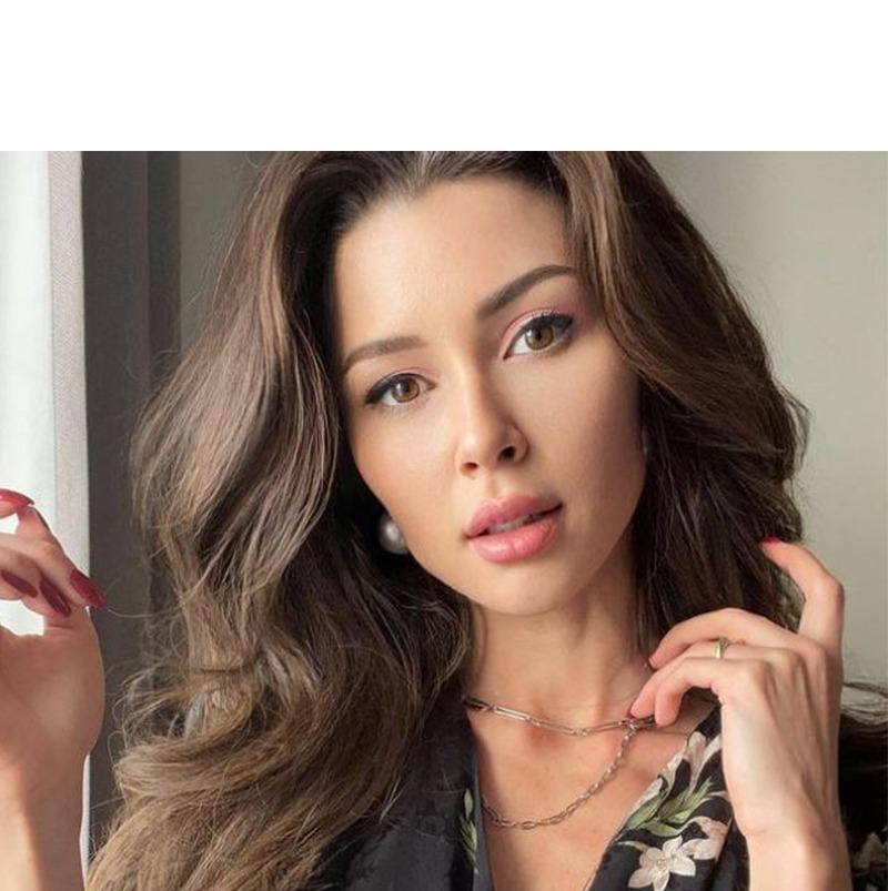 Анна Заворотнюк