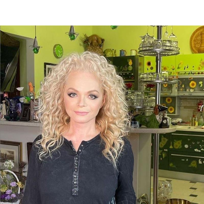 Лариса Долина