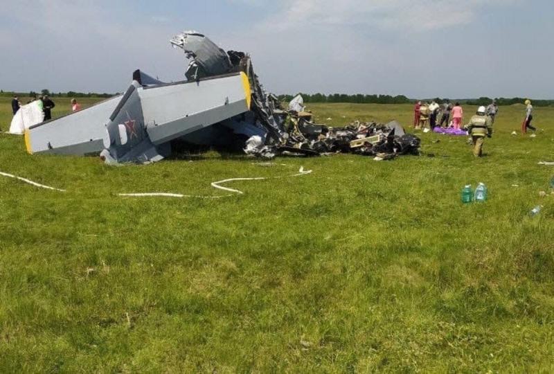 На борту разбившегося в Кемеровской области самолета находились 19 человек