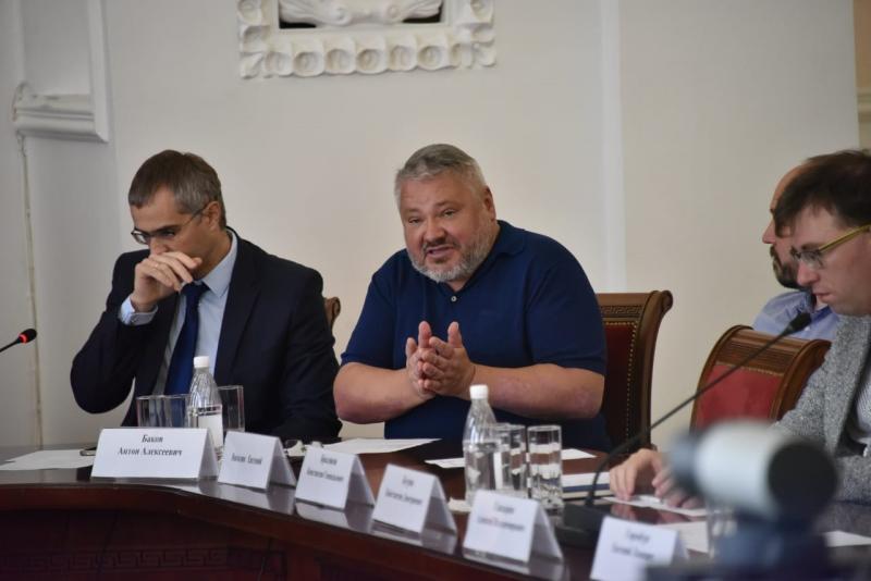 Антон Баков высказал свое мнение по поводу эмиграции оппозиционеров