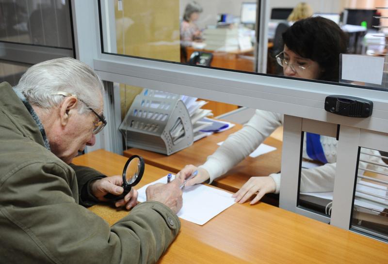 Депутаты вернули ветеранам Омской области доплату к пенсии