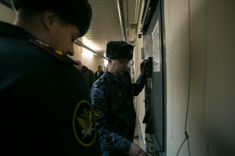 В Новосибирской области продолжаются поиски сбежавших заключенных