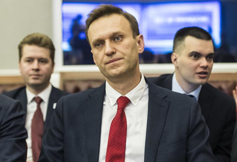 Политологи считают, что утечку данных могли организовать сами сторонники Навального