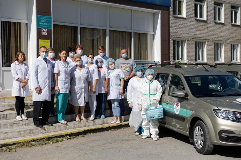 Фонд святой Екатерины передал в больницы Свердловской области новые автомобили