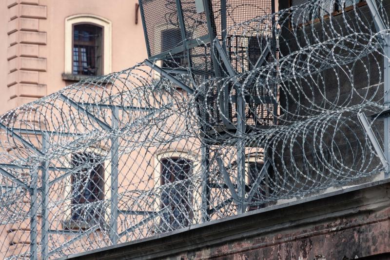 В Швеции заключенные взяли в заложники надзирателей