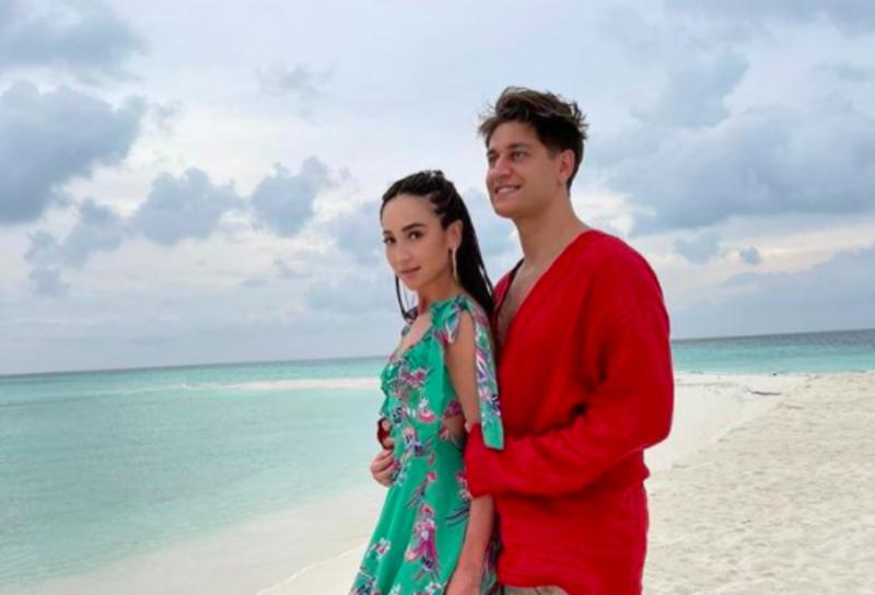 дава и бузова