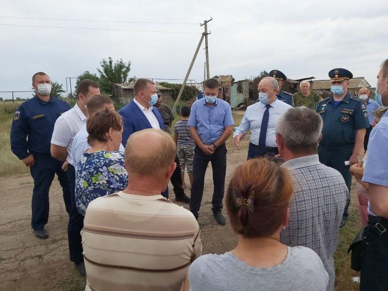 Губернатор Саратовской области прибыл на место пожара