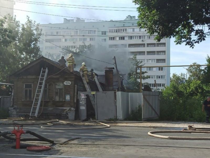 Произошло серьезное возгорание одноэтажного здания