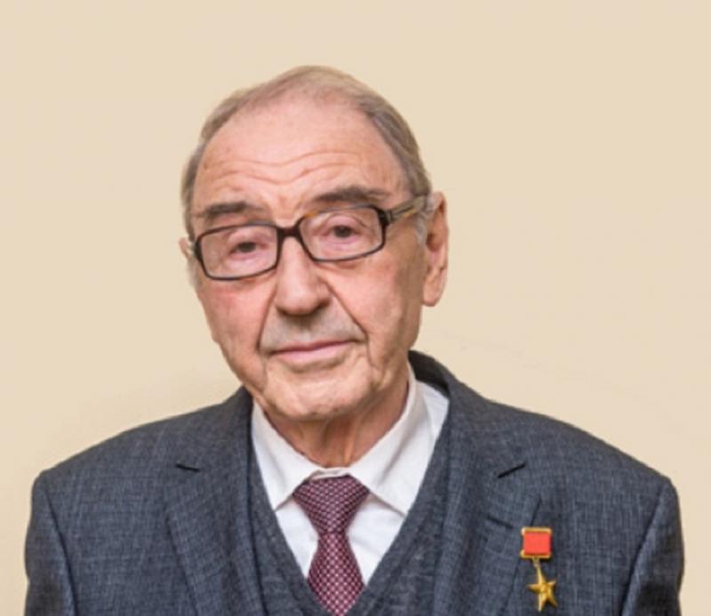 Олег Бакланов умер в возрасте 90 лет