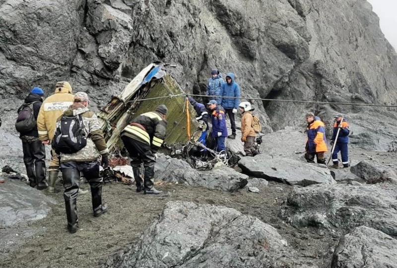 В настоящий момент спасатели нашли 19 погибших из 28