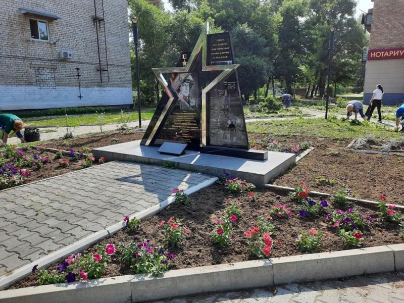 Памятник Герою России Олегу Пешкову установили в Арсеньеве в декабре 2016 года