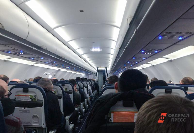Москвича оштрафовали за курение на борту самолета