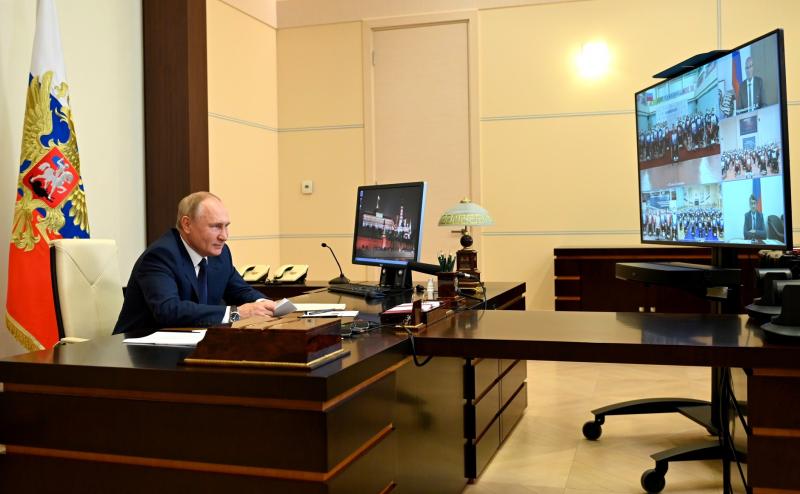 Президент России Владимир Путин провел онлайн-встречу с паралимпийцами