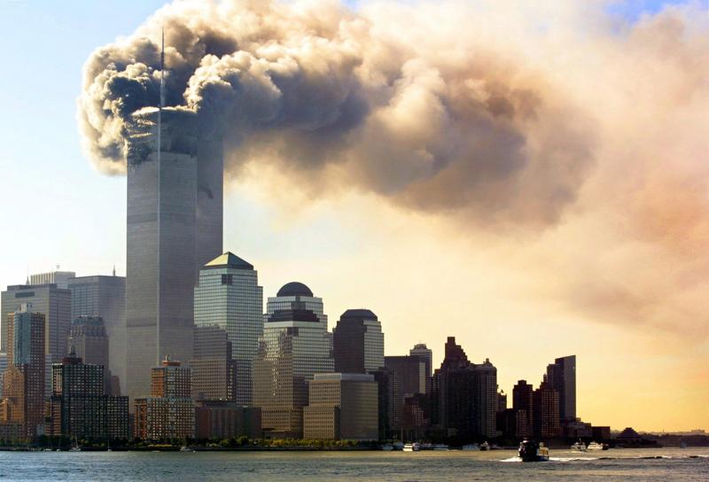В терактах  11 сентября 2001года погибли почти 3 тысячи человек