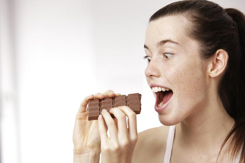 Рекомендовано потреблять не более 56 граммов шоколада ежедневно