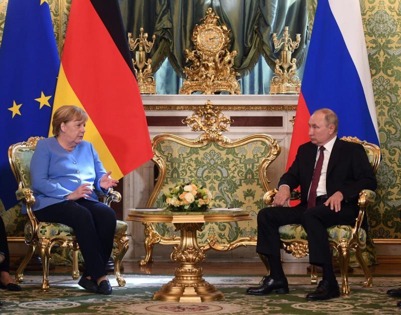 Главным событием недели стал последний визит Ангелы Меркель в качестве канцлера в Россию