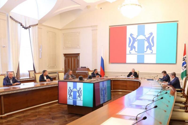 перативное совещание с участием депутатов Законодательного Собрания сегодня провел глава региона Андрей Травников