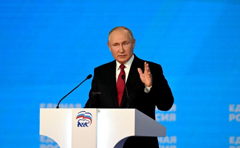 Путин призвал выплатить пенсионерам по 10 тысяч рублей