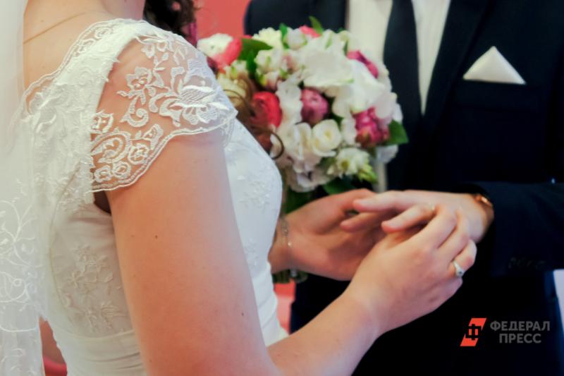 В июле количество браков среди россиян составило 125 068