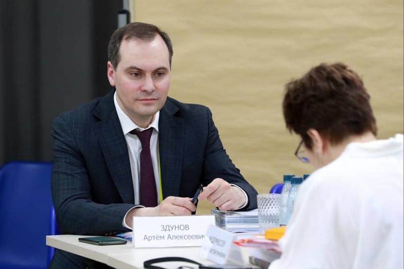 Главным кандидатом на руководящий пост остается действующий врио главы Артем Здунов